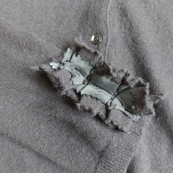 Moschino black cashmere wool blend knit sweater with ruffle knit detail Vintage - Picture 6 of 7